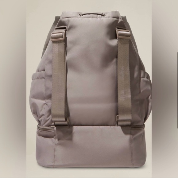 NWT Beyond Yoga Convertible Gym Bag - Picture 3 of 8